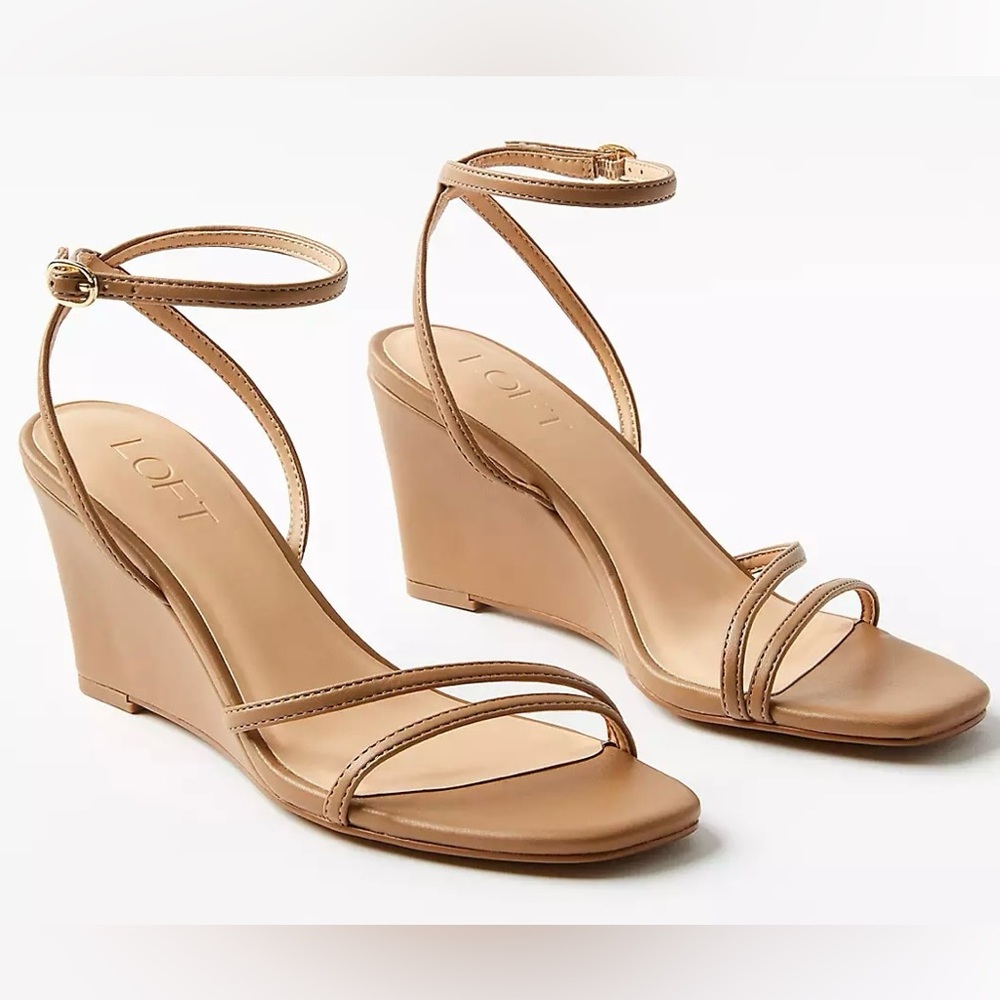 NWT LOFT Tan Ankle Strap Wedges